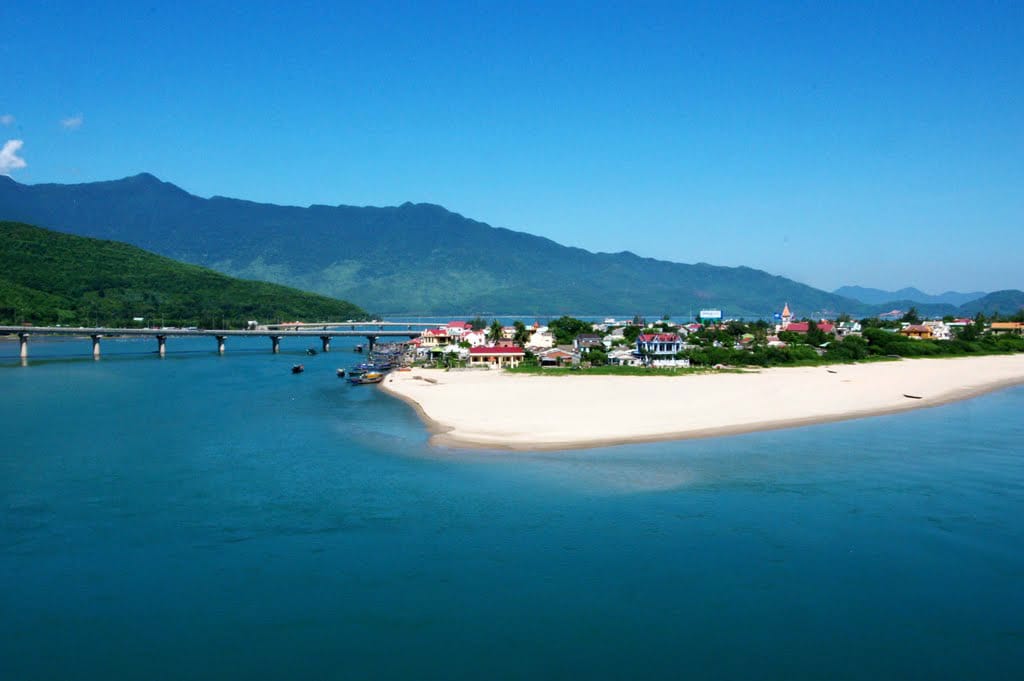 Lang Co Bay journey, beaches lagoons and the art of slowing down