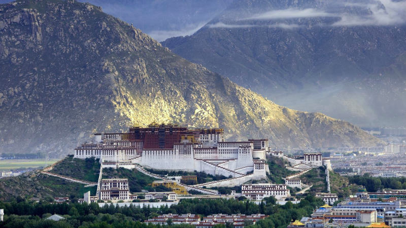 Tibet spiritual tour, where mountains rewrite the soul